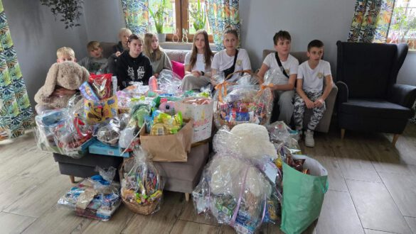 uczniowie w domu dziecka